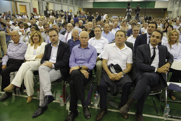 Καρέ-καρέ το Συνέδριο της Δημοκρατικής Συμπαράταξης-Ποιοι πήγαν στην έναρξη - εικόνα 21