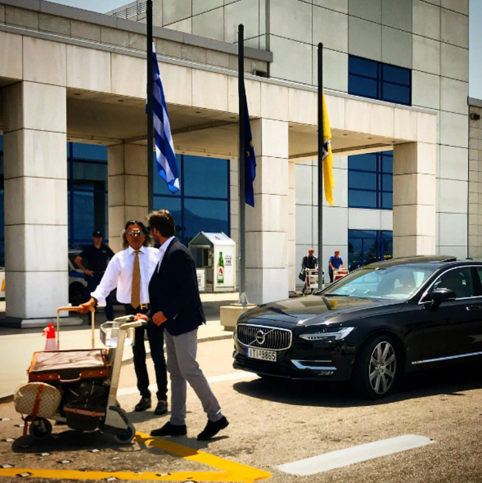 Ο Ηλίας Ψινάκης με τους Αραβες στο Αμπού Ντάμπι -απολαυστικές φωτογραφίες - εικόνα 8