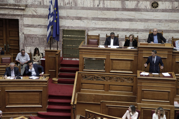 Το «φάντασμα» του Καμμένου  πάνω από την πολιτική ζωή