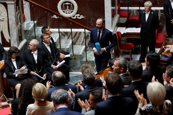 Εντουάρ Φιλίπ: Ας νοικοκυρευτούμε όπως οι Γερμανοί