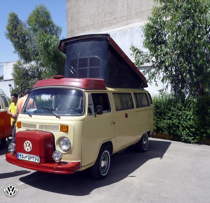 Ενα VW Bulli με ιρανικές πινακίδες