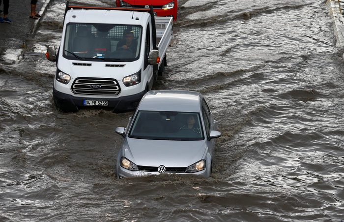 Η "Μέδουσα" χτύπησε την Κωνσταντινούπολη-Πρωτοφανείς πλημμύρες - εικόνα 5
