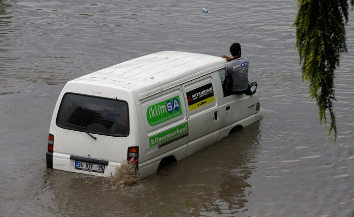 Η "Μέδουσα" χτύπησε την Κωνσταντινούπολη-Πρωτοφανείς πλημμύρες - εικόνα 9
