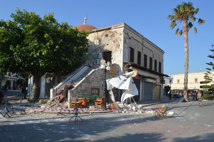 Σεισμός στην Κω: Oι πρώτες εικόνες με το φως της ημέρας - εικόνα 15