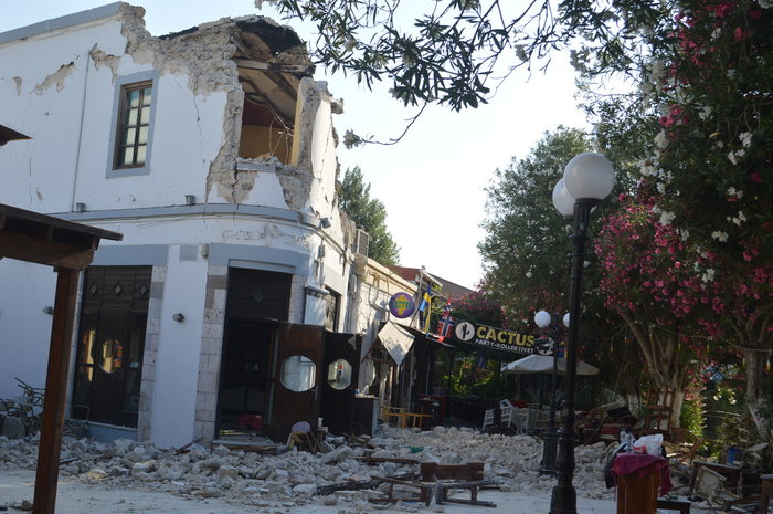 Σεισμός στην Κω: Oι πρώτες εικόνες με το φως της ημέρας - εικόνα 18