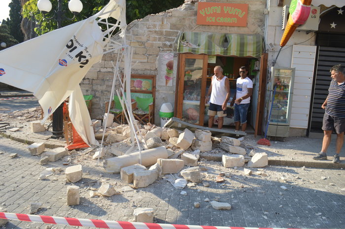 Σεισμός στην Κω: Oι πρώτες εικόνες με το φως της ημέρας - εικόνα 19