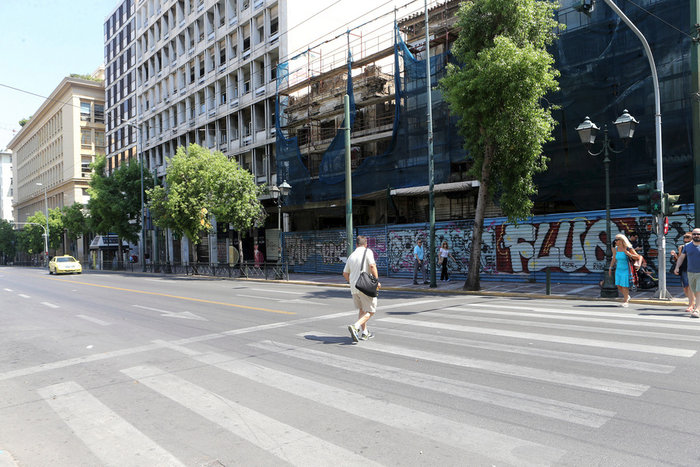 «Ερημη» πόλη η Αθήνα- Αδειοι οι δρόμοι στο κέντρο [εικόνες] - εικόνα 3
