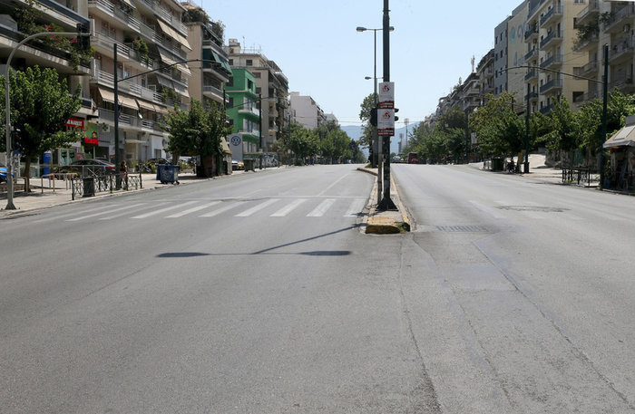 «Ερημη» πόλη η Αθήνα- Αδειοι οι δρόμοι στο κέντρο [εικόνες] - εικόνα 4