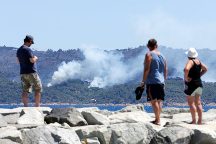Στις φλόγες ο γαλλικός Νότος-Εκκενώθηκε πόλη 10.000 κατοίκων