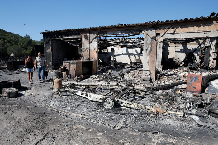 Στις φλόγες ο γαλλικός Νότος-Εκκενώθηκε πόλη 10.000 κατοίκων - εικόνα 9