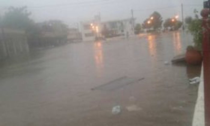 Ποτάμια οι δρόμοι  στην Κυλλήνη από την ξαφνική βροχή Φωτό - εικόνα 2