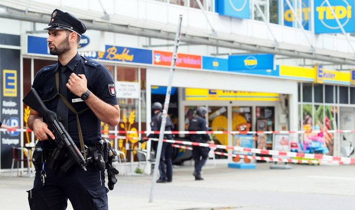 Επίθεση με μαχαίρι σε σούπερ μάρκετ με ένα νεκρό και 6 τραυματίες -vd