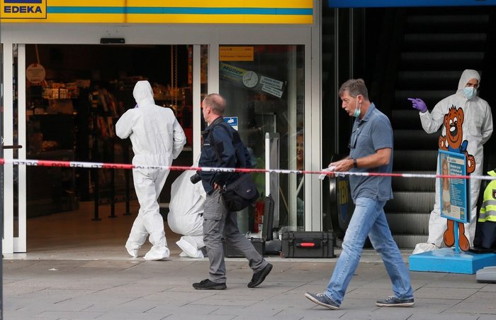 Επίθεση με μαχαίρι σε σούπερ μάρκετ με ένα νεκρό και 6 τραυματίες -vd - εικόνα 4