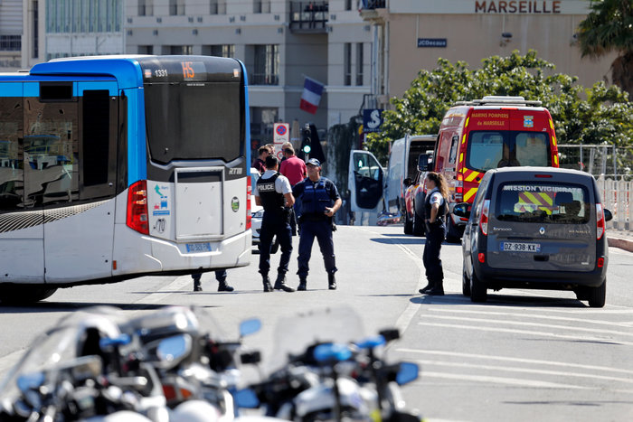 Αυτοκίνητο έπεσε πάνω σε πεζούς στη Μασσαλία, ένας νεκρός [video]