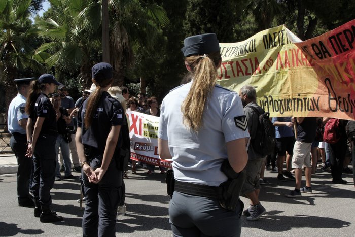 Διαμαρτυρία για τους ηλεκτρονικούς πλειστηριασμούς στο υπ. Δικαιοσύνης - εικόνα 2