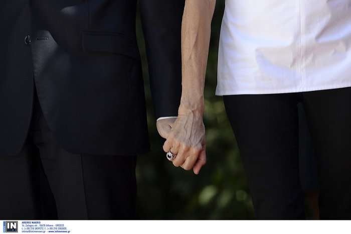 H τρυφερή στιγμή του Εμανουέλ και της Μπριζίτ Μακρόν στην Αθήνα - εικόνα 5