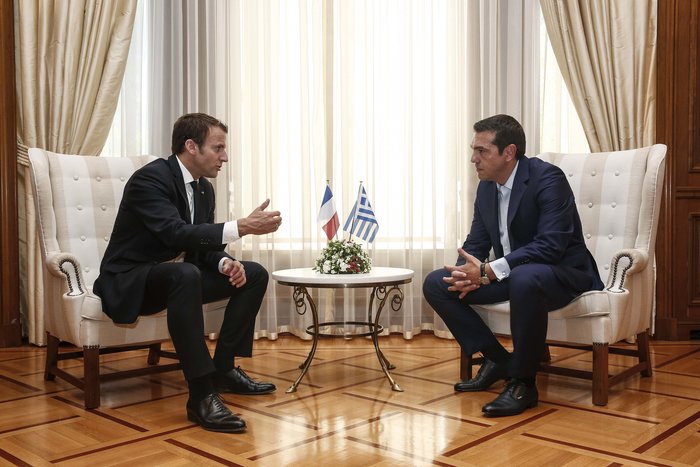 Δείτε live τις ομιλίες Μακρόν- Τσίπρα στην Πνύκα