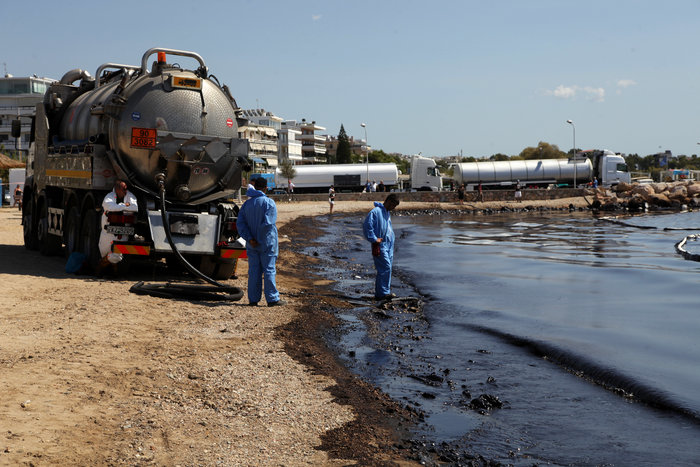 Πετρέλαιο και μαζούτ «πνίγει» τον Σαρωνικό [ΕΙΚΟΝΕΣ] - εικόνα 10