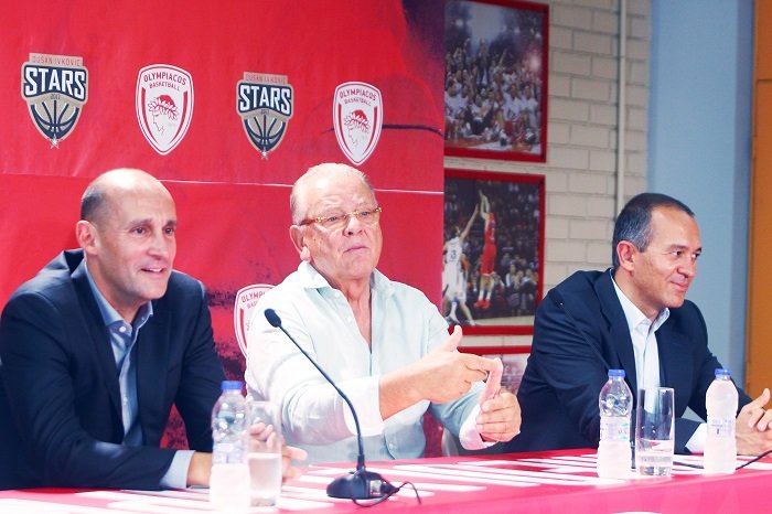 Ο Ολυμπιακός τίμησε τον θρύλο Ντούσαν Ίβκοβιτς [φωτό] - εικόνα 3