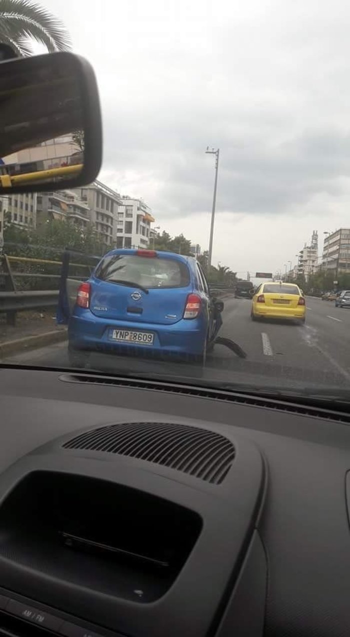 Σοβαρό τροχαίο στη Συγγρού, πεζός παρασύρθηκε από ΙΧ [φωτό] - εικόνα 3