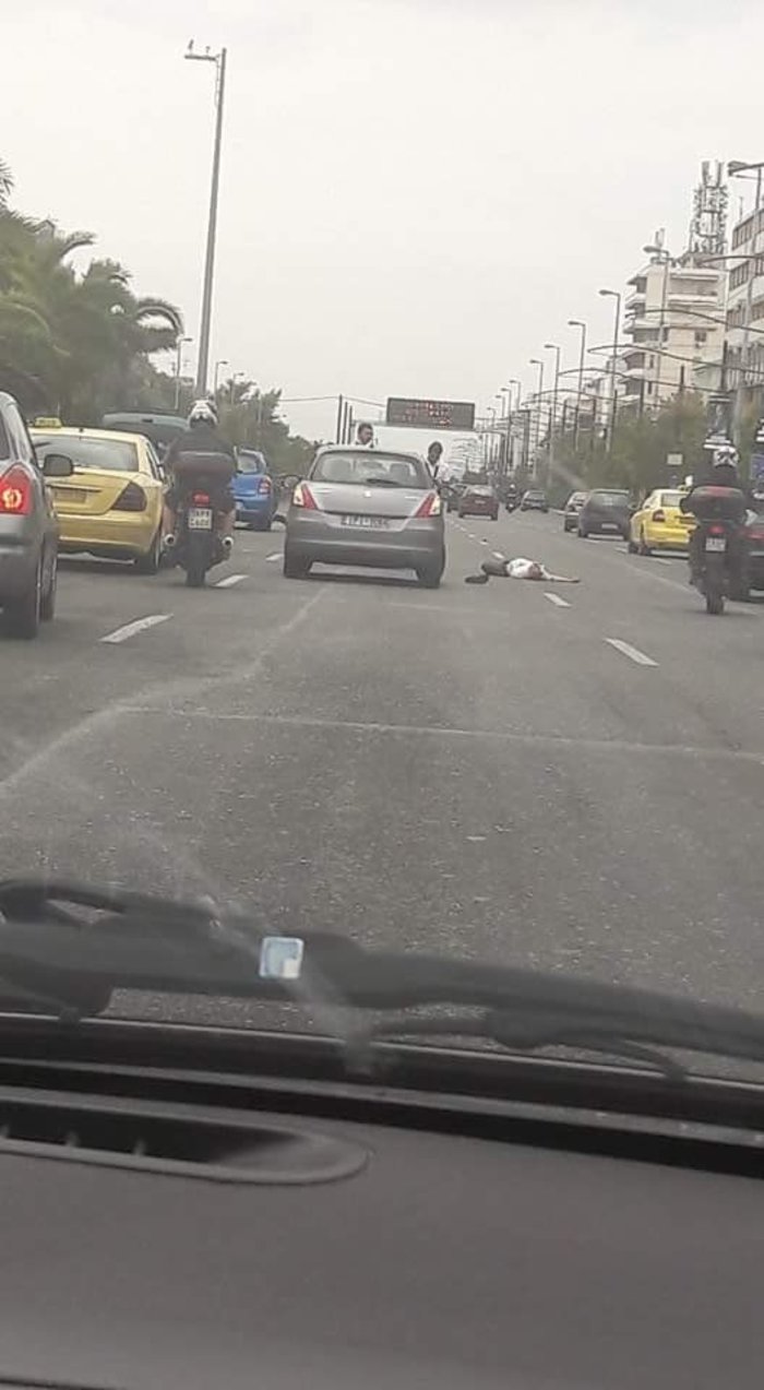 Σοβαρό τροχαίο στη Συγγρού, πεζός παρασύρθηκε από ΙΧ [φωτό] - εικόνα 4