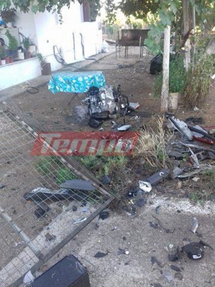 Σοκαριστικό τροχαίο: η μηχανή του ΙΧ προσγειώθηκε σε αυλή σπιτιού φωτό