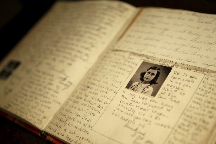 Πρώην πράκτορας του FBI ερευνά: Ποιος πρόδωσε την Άννα Φρανκ; - εικόνα 3