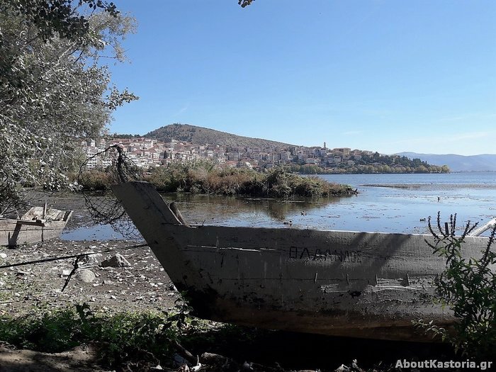 Μετά την Παμβώτιδα «στεγνώνει» και η λίμνη Καστοριάς [φωτό]