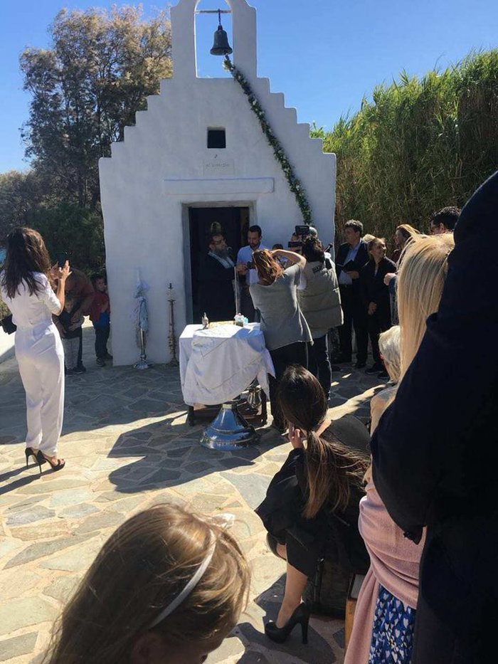Νονός ο Σάκης Τανιμανίδης με... φωτογράφο τη Χριστίνα Μπόμπα [Εικόνες]