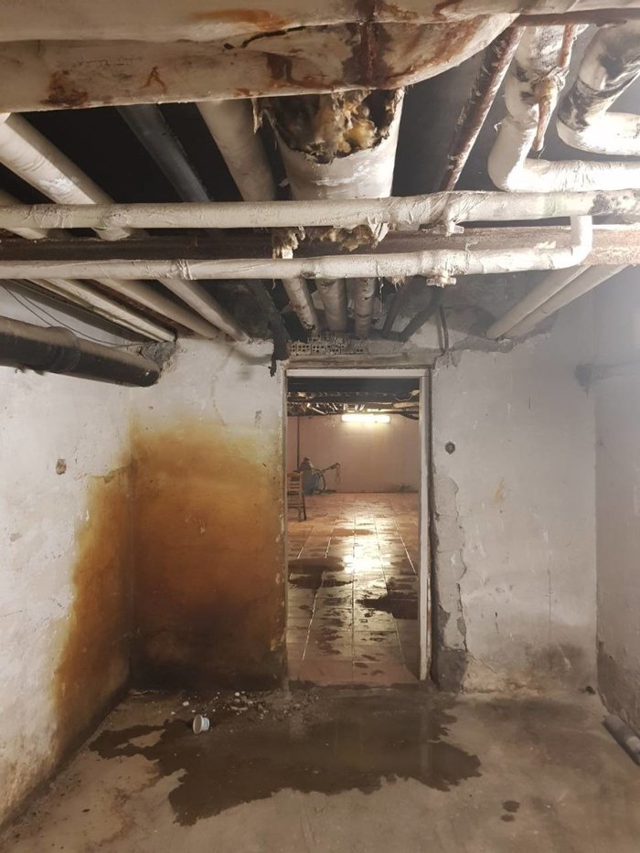 Σοκάρουν οι εικόνες από τα υπόγεια του μαιευτηρίου «Ελενα»  - φωτό - - εικόνα 2