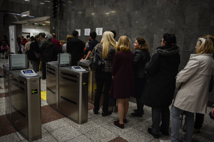 Ταλαιπωρία για το νέο εισιτήριο, «σύνηθες» λέει ο υπουργός