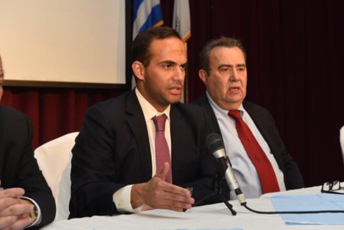 «Αδύναμος κρίκος» για τον Τραμπ ο ομογενής Τζορτζ Παπαδόπουλος