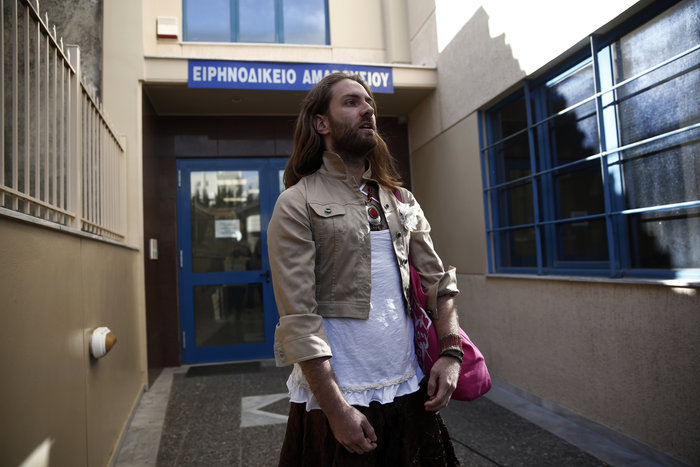 Στο Ειρηνοδικείο Αμαρουσίου η πρώτη αλλαγή ταυτότητας φύλου - εικόνα 3