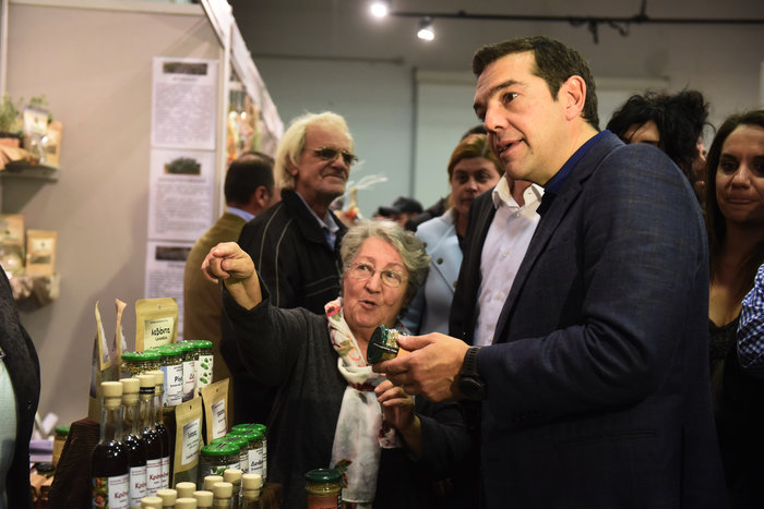 O Τσίπρας έπαιξε ποδοσφαιράκι και είδε τα προϊόντα κάνναβης - εικόνα 5