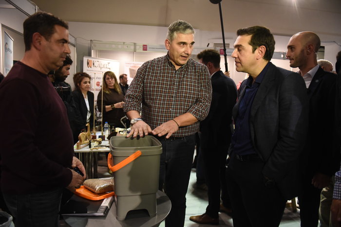 O Τσίπρας έπαιξε ποδοσφαιράκι και είδε τα προϊόντα κάνναβης - εικόνα 8