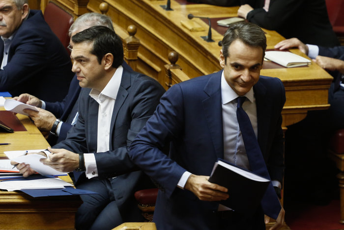 Σκληρή κόντρα Τσίπρα - Μητσοτάκη στη Βουλή με προσωπικές επιθέσεις - εικόνα 2