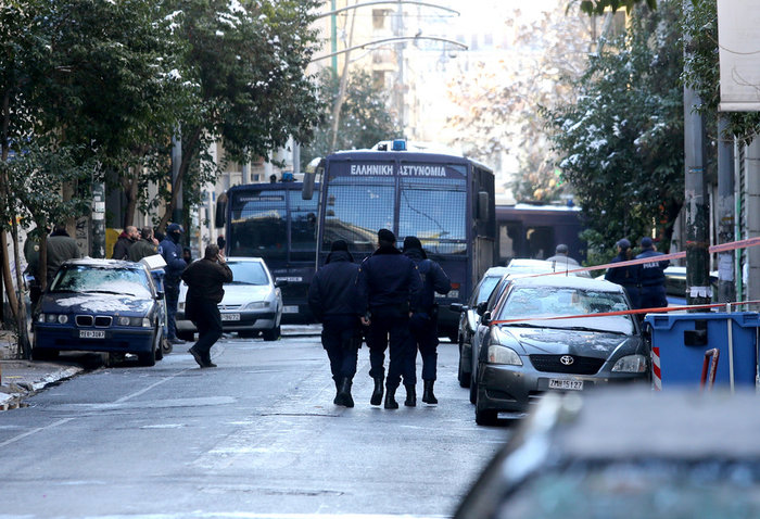 Στην «Επαναστατική Αυτοάμυνα» ανήκει το καλάσνικοφ της επίθεσης κατά ΠΑΣΟΚ - εικόνα 2