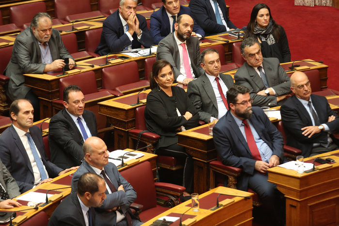 Αγρια κόντρα στη Βουλή για την 48ωρη άδεια στον Κουφοντίνα