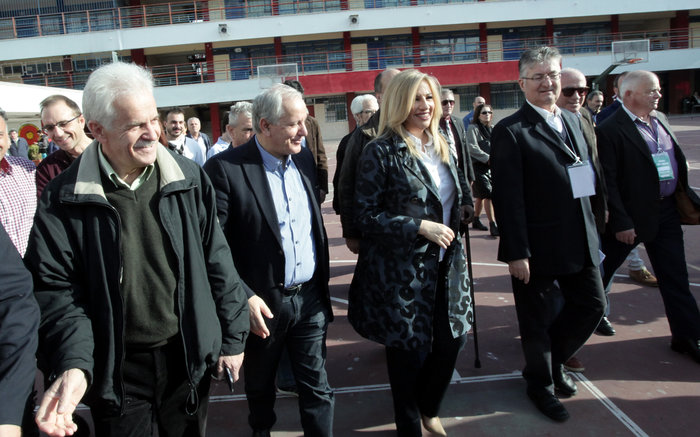 Στην Καλλιθέα ψήφισε η Φώφη: Η συμμετοχή, μήνυμα αντίδρασης