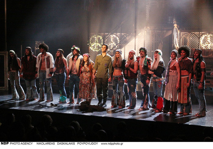 Γυμνή πάνω στη σκηνή η Μαίρη Συνατσάκη: Η παράκληση προς τους θεατές - εικόνα 6