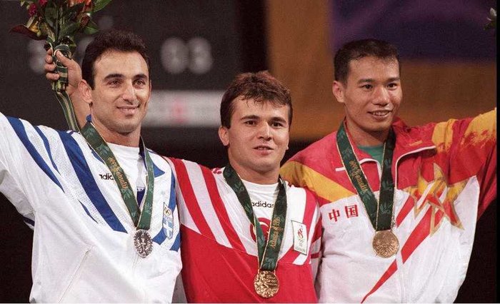 Κηδεία Σουλεϊμάνογλου: Ο Λεωνίδης υποκλίθηκε στον φίλο και αντίπαλό του - εικόνα 3