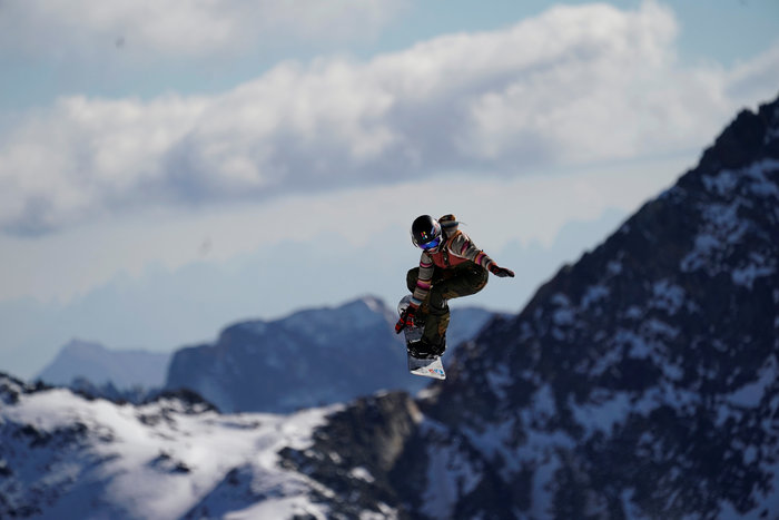 Εντυπωσιακές εικόνες από τους snowboarders στην Αυστρία - εικόνα 2