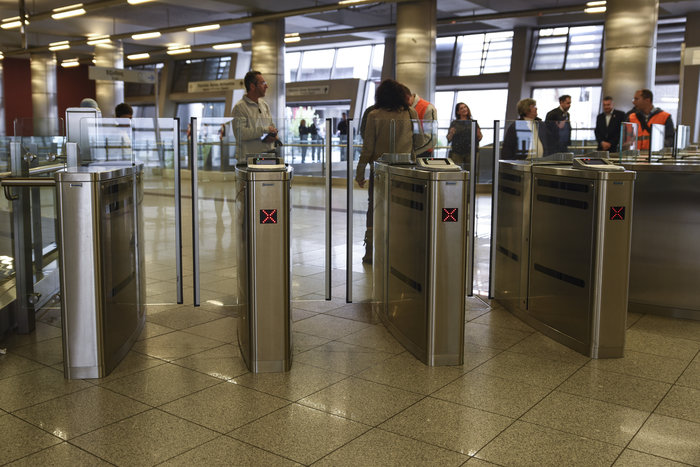 Ηλεκτρονικό εισιτήριο: Κλείνουν οι μπάρες σε 4 σταθμούς
