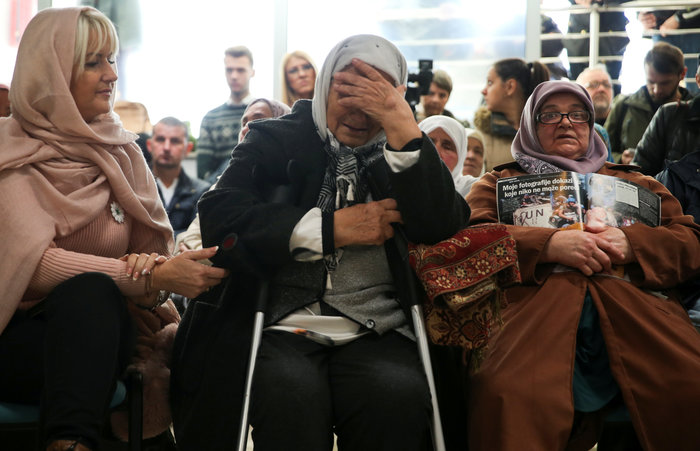 Οι συγκλονιστικές γυναίκες της Σρεμπρένιτσα στη δίκη Μλάντιτς - εικόνα 3