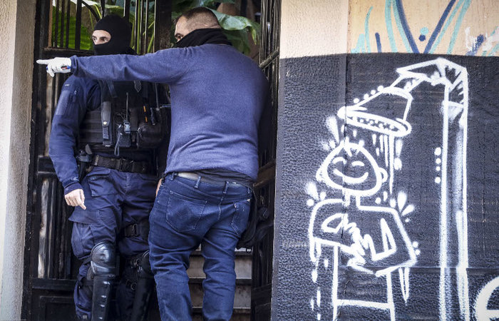 Τέσσερις συλλήψεις για την κατάληψη κτιρίου στα Εξάρχεια - εικόνα 2