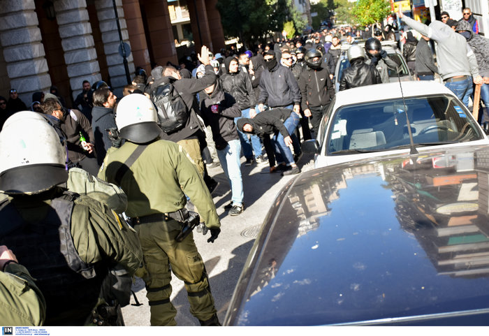 Αγριο ξύλο μεταξύ οπαδών του ΠΑΟΚ και Πακιστανών στην Αθήνα - εικόνα 3
