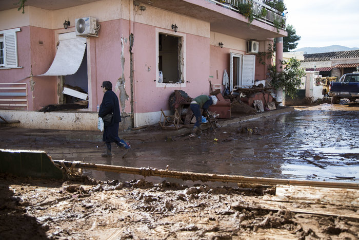 Τραγική η κατάσταση στην Μάνδρα 13 ημέρες μετά την καταστροφή