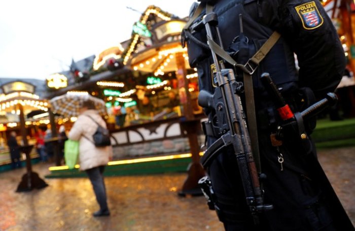 Χριστουγεννιάτικα στιγμιότυπα από τον κόσμο ένα μήνα πριν - Εικόνες - εικόνα 8