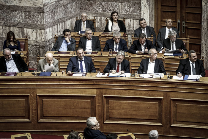 «Μια από τα ίδια» με πόλωση και αλληλοκατηγορίες στη Βουλή