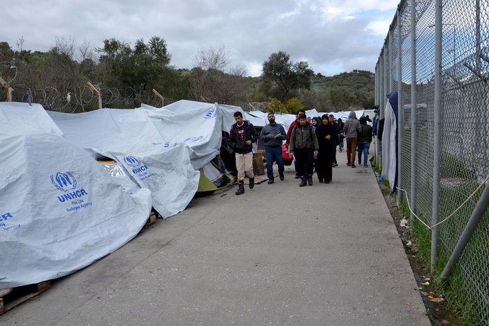 Νέο οδοιπορικό της ντροπής στη Μόρια της Λέσβου - εικόνα 6